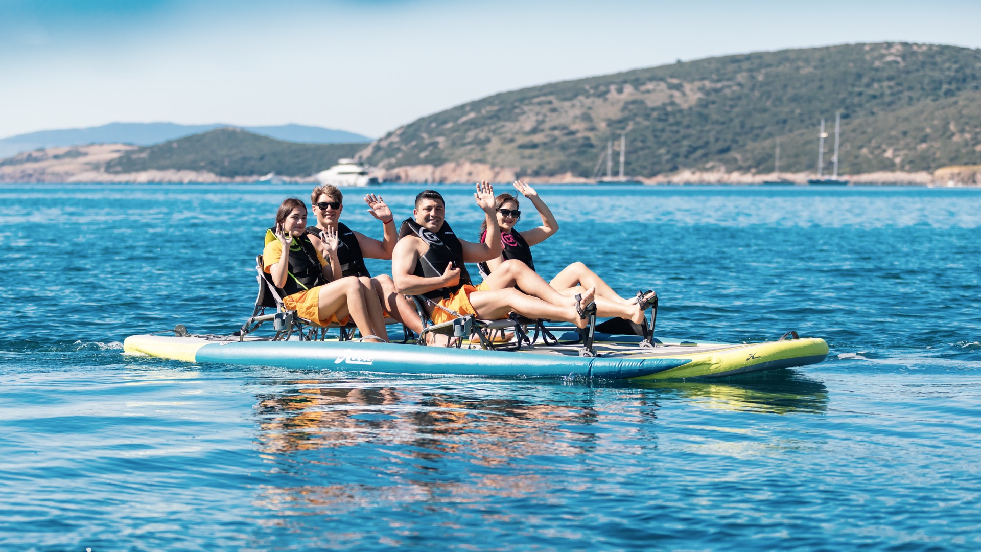 Fiesta – 4 Kişilik Şişme Kanepe Çekme